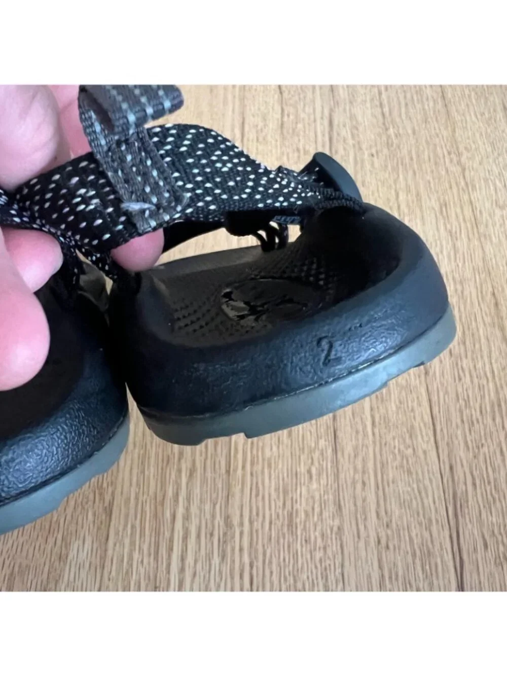 Chaco ZX1 Black Strappy Hiking Sandals Kid/Youth Size 2